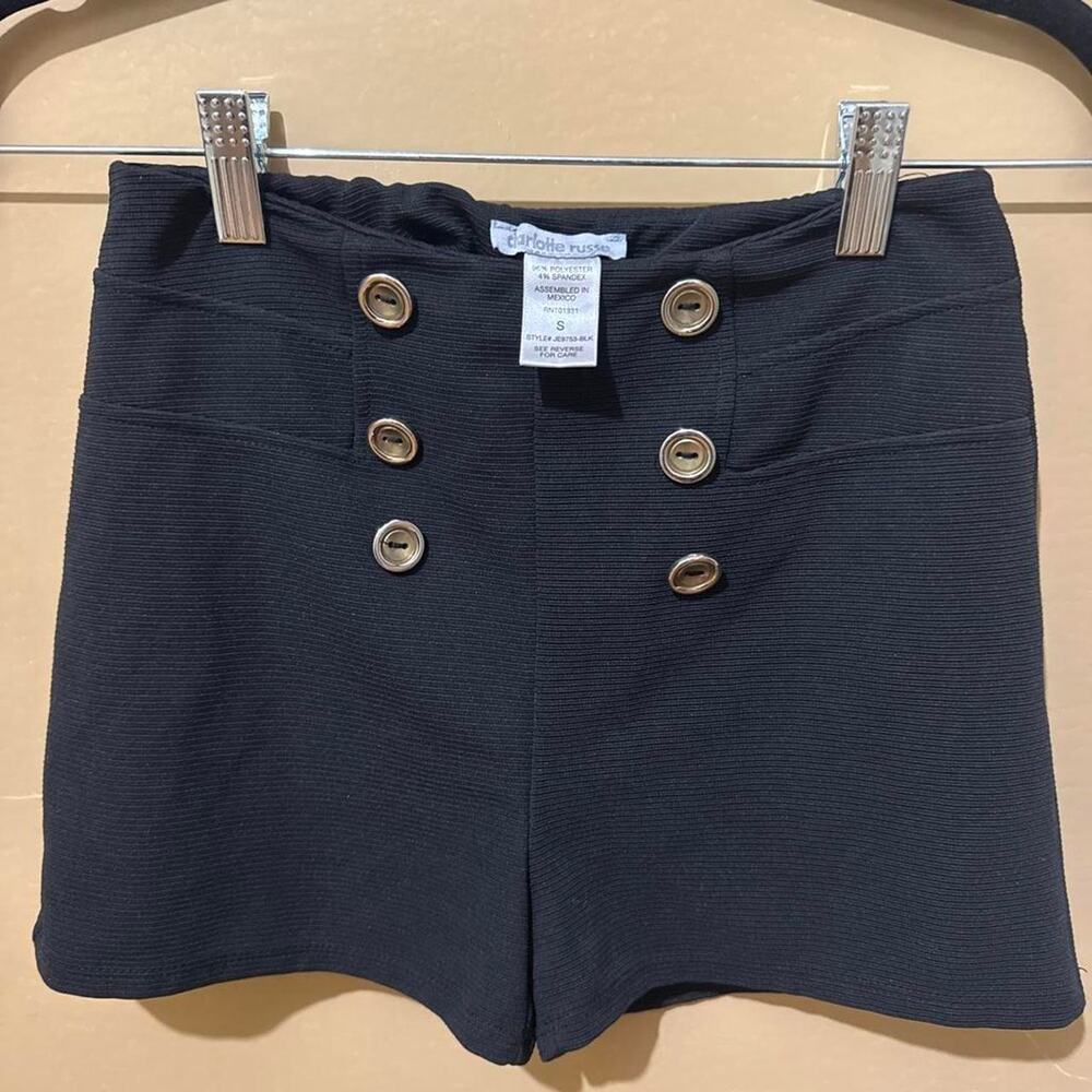 Black shorts with vertical ribbed